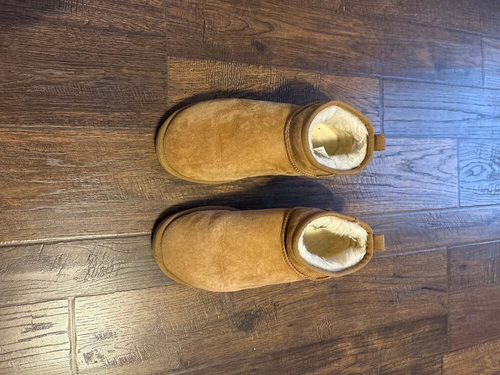 Classic Ultra Mini Suede Boots in Chestnut, Fur-Lined - Women's Size 8